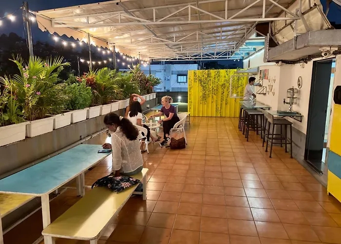 Locomo Og - Stay Work EatHostel